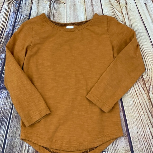 Three topss - Picture 3 of 4